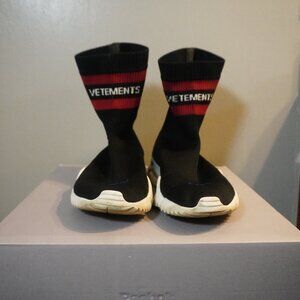 Vetements x Reebok Sock Runner Sneakers Black/Red Logo – Used